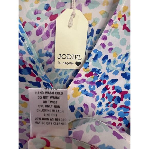 Jodifl NWT Size SM Top Short Sleeve Lightweight Multi Color Print - Picture 3 of 6